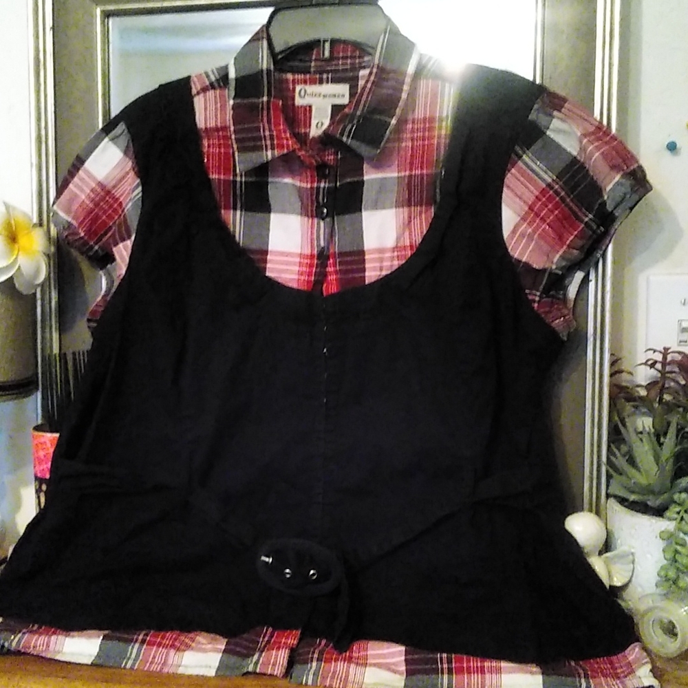 Black/red cap sleeve fish hook shirt